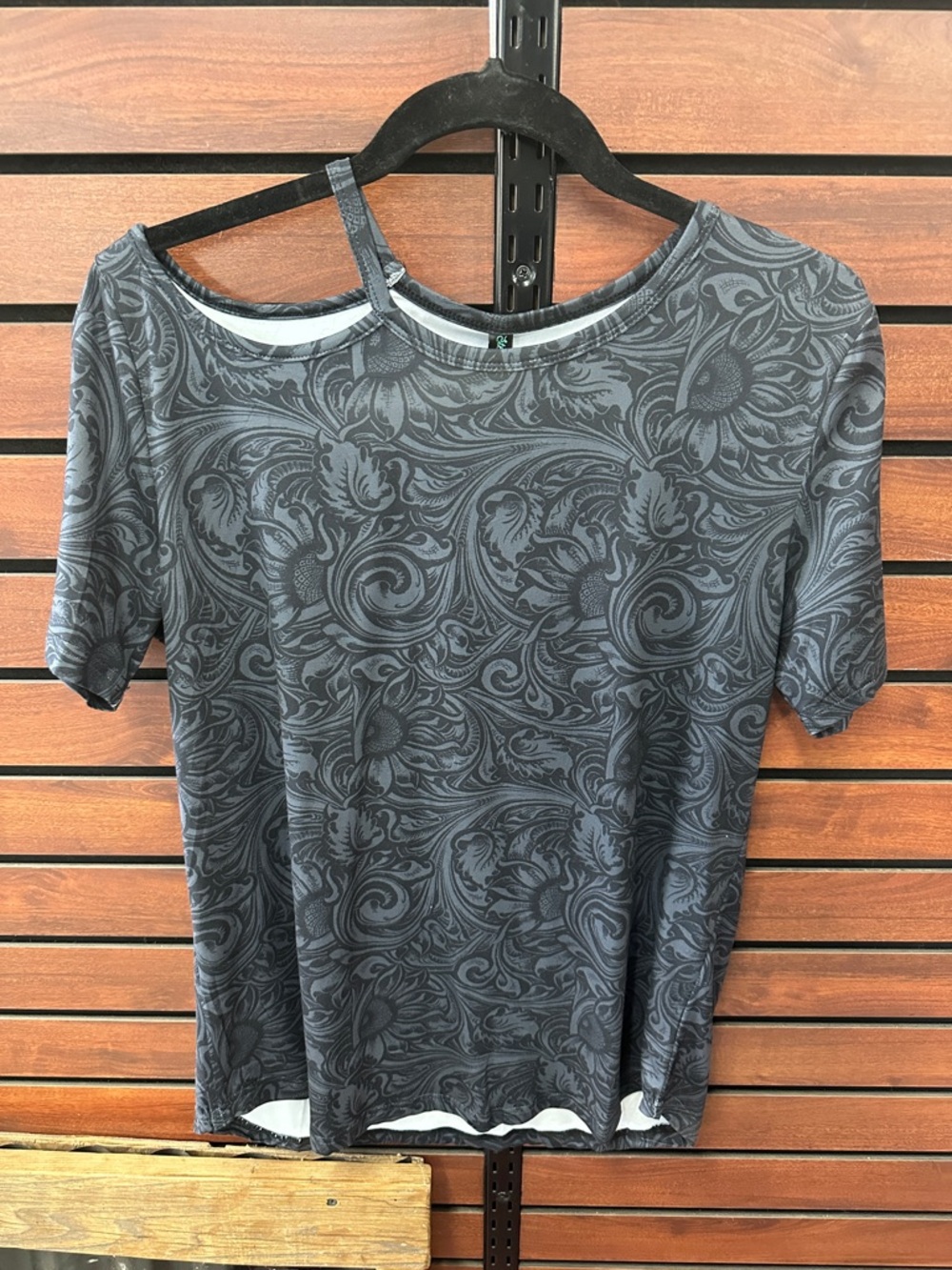 Women's Black Floral-Pattern Short Sleeve Tee